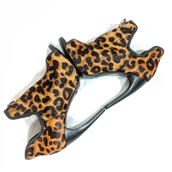 SCHUTZ Curved heel leopard pump‎ booties - Picture 2 of 8